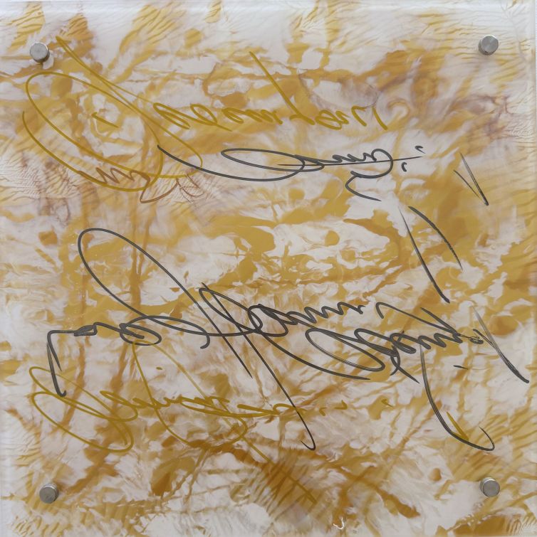 Signature in Gold